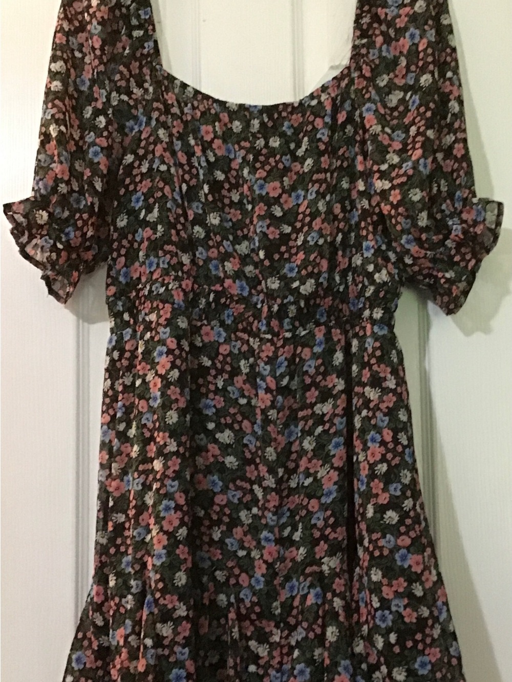 Trixxi Black Floral Smocked Waist Puff Sleeve Tunic